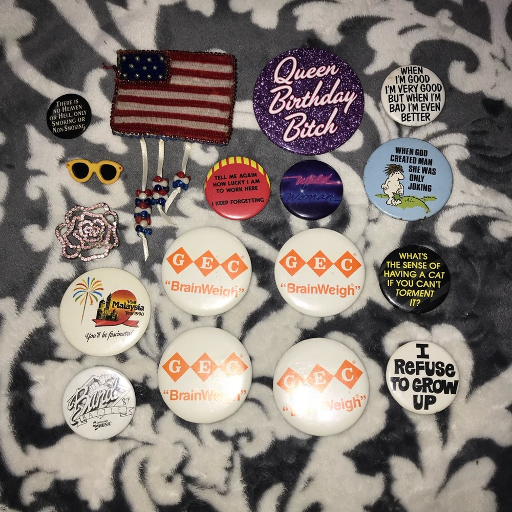 Prebundle of 17 assorted pins